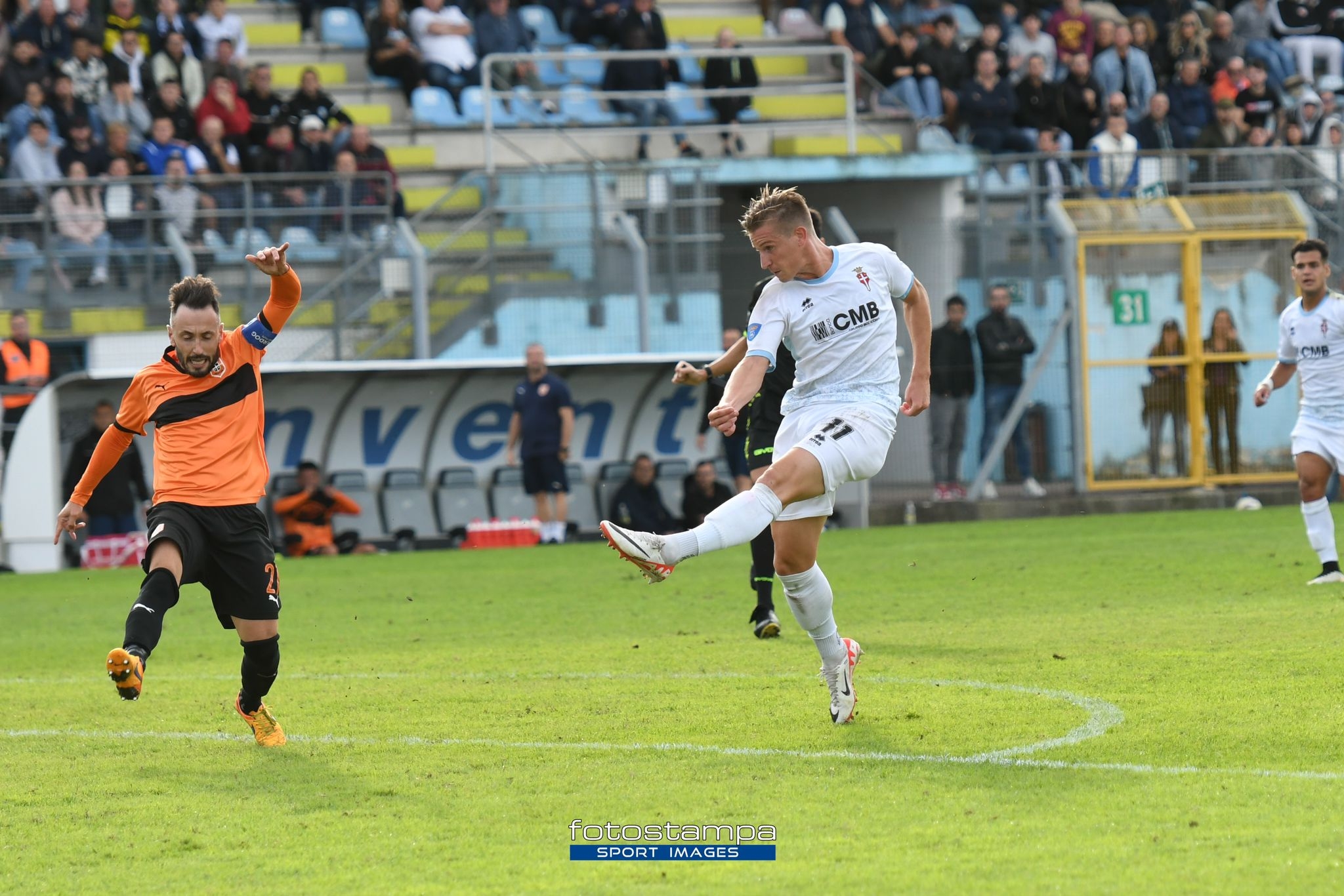 Ancora De Respinis Al 90 Il Treviso Fa Suo Il Derby La Cronaca